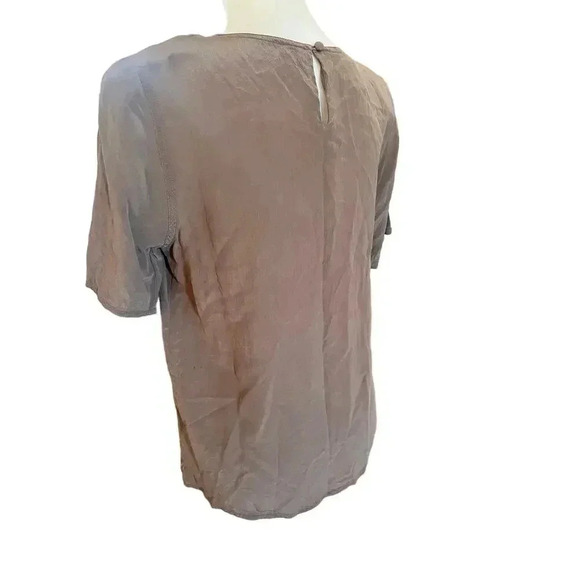 TESS short sleeveTAN  BLOUSE SHOULDER PADS 100 % SILK  SIZE MEDIUM - Picture 4 of 6